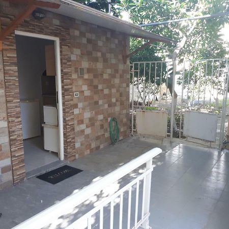 Appartamento Vivian'S Small House Rhodes City Esterno foto