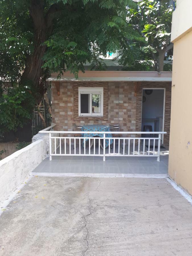 Appartamento Vivian'S Small House Rhodes City Esterno foto